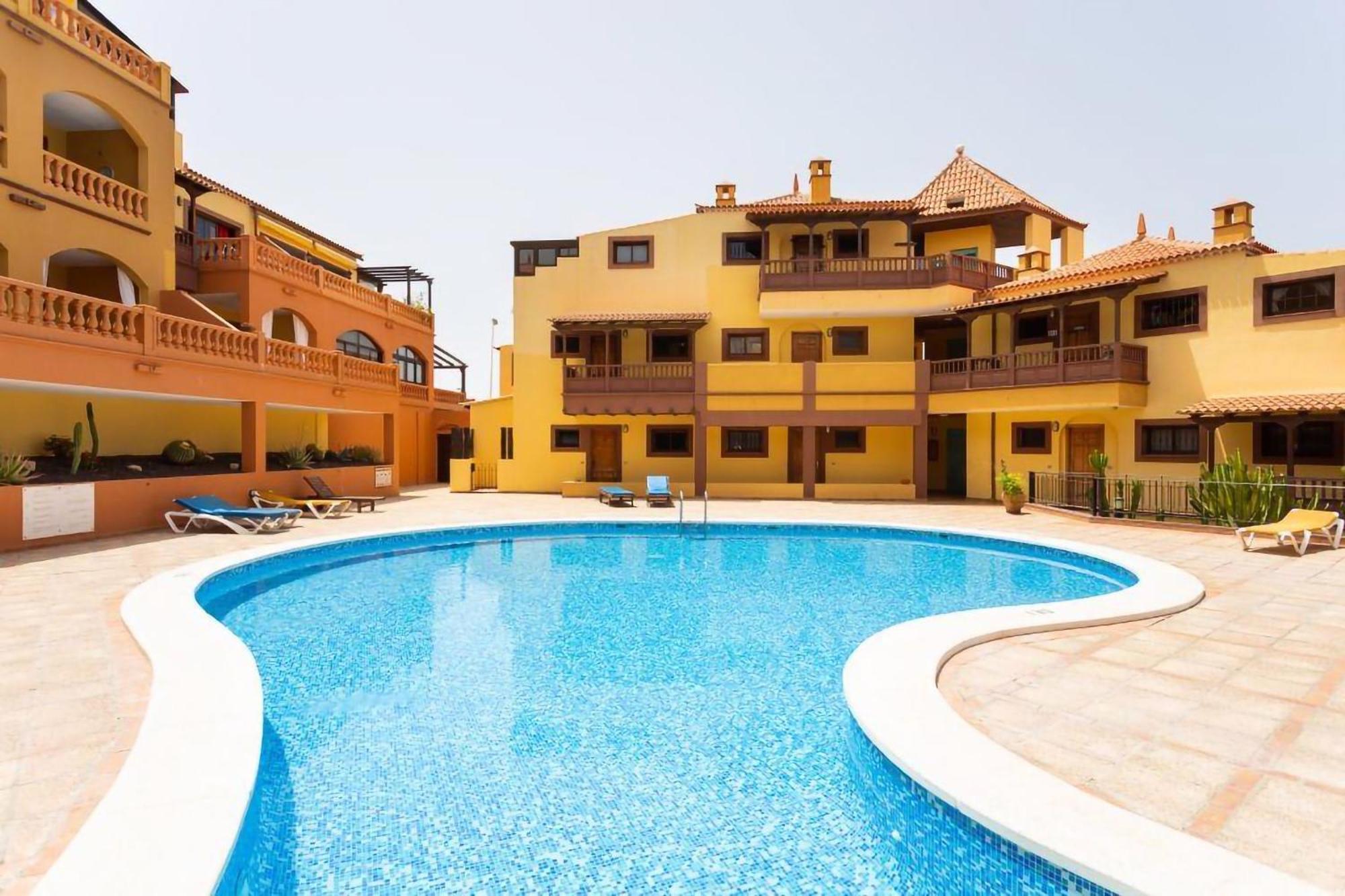 Eden Rentals Elite Palace Suites Адехе Экстерьер фото