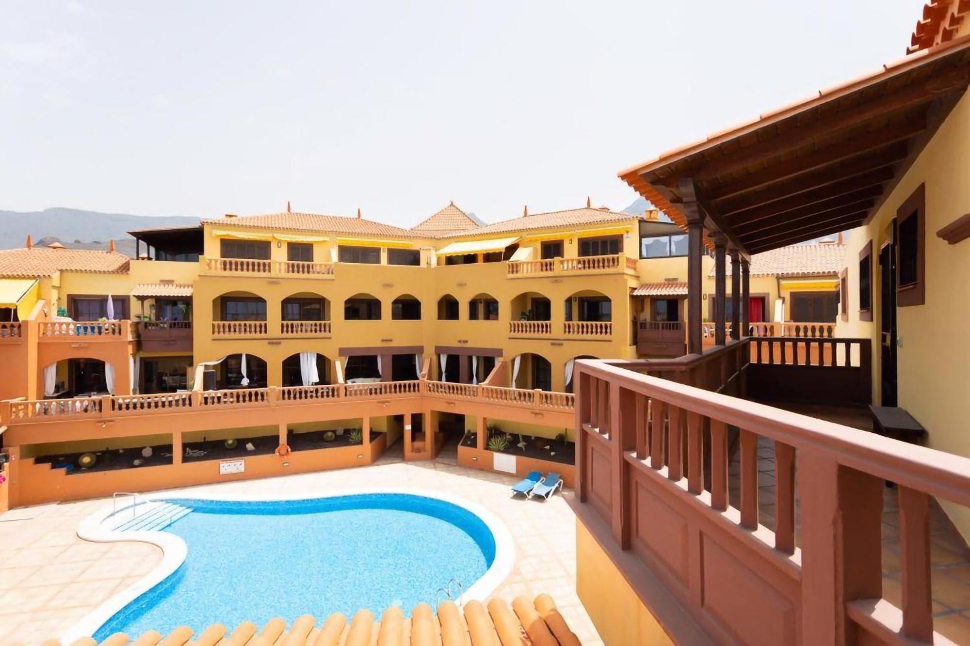 Eden Rentals Elite Palace Suites Адехе Экстерьер фото