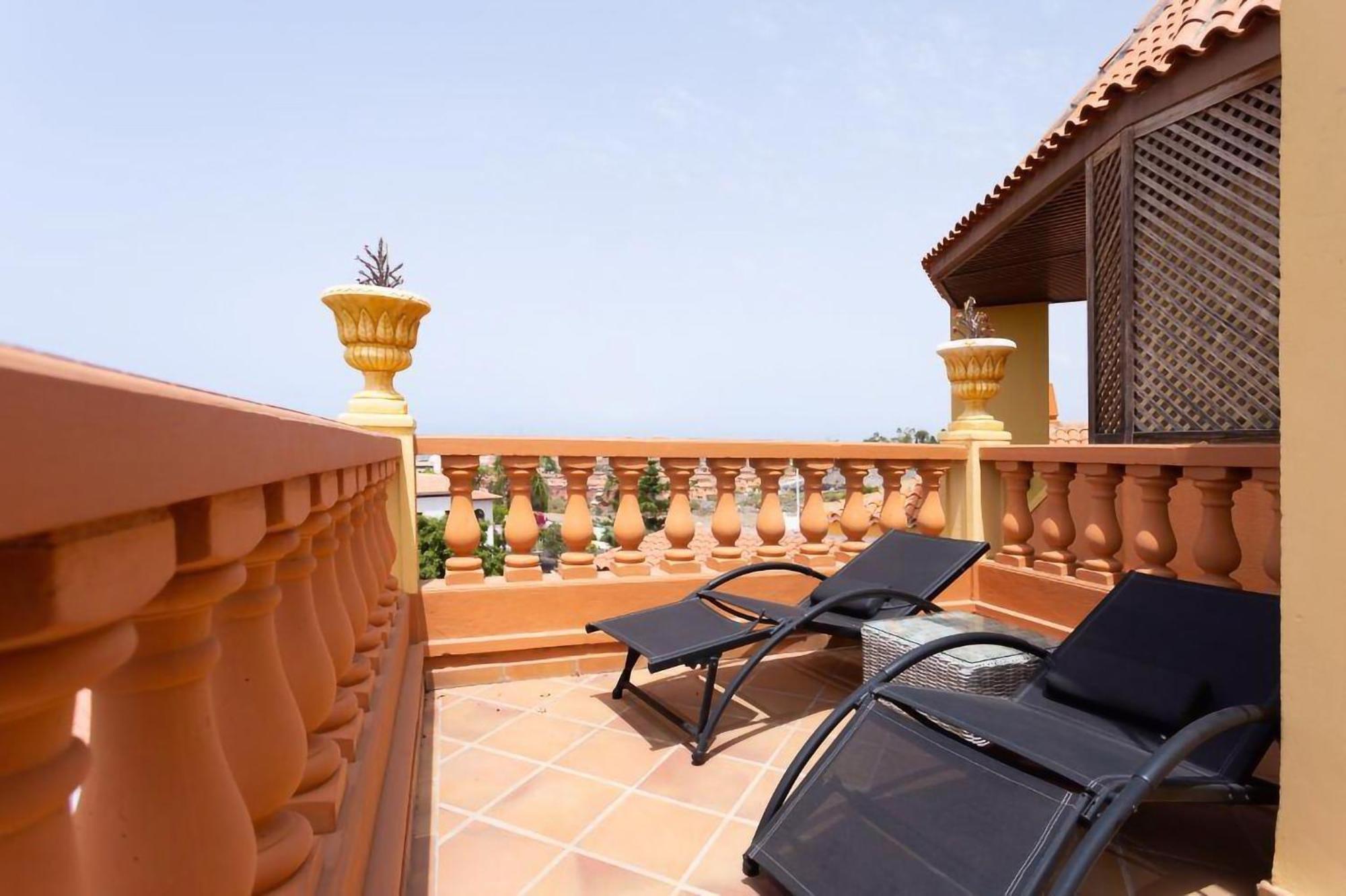 Eden Rentals Elite Palace Suites Адехе Экстерьер фото